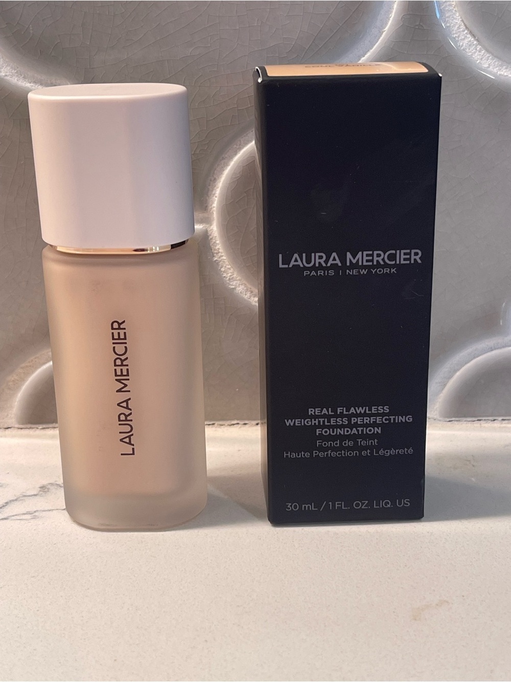 laura mercier Real Flawless Foundation in Light Beige Bottle